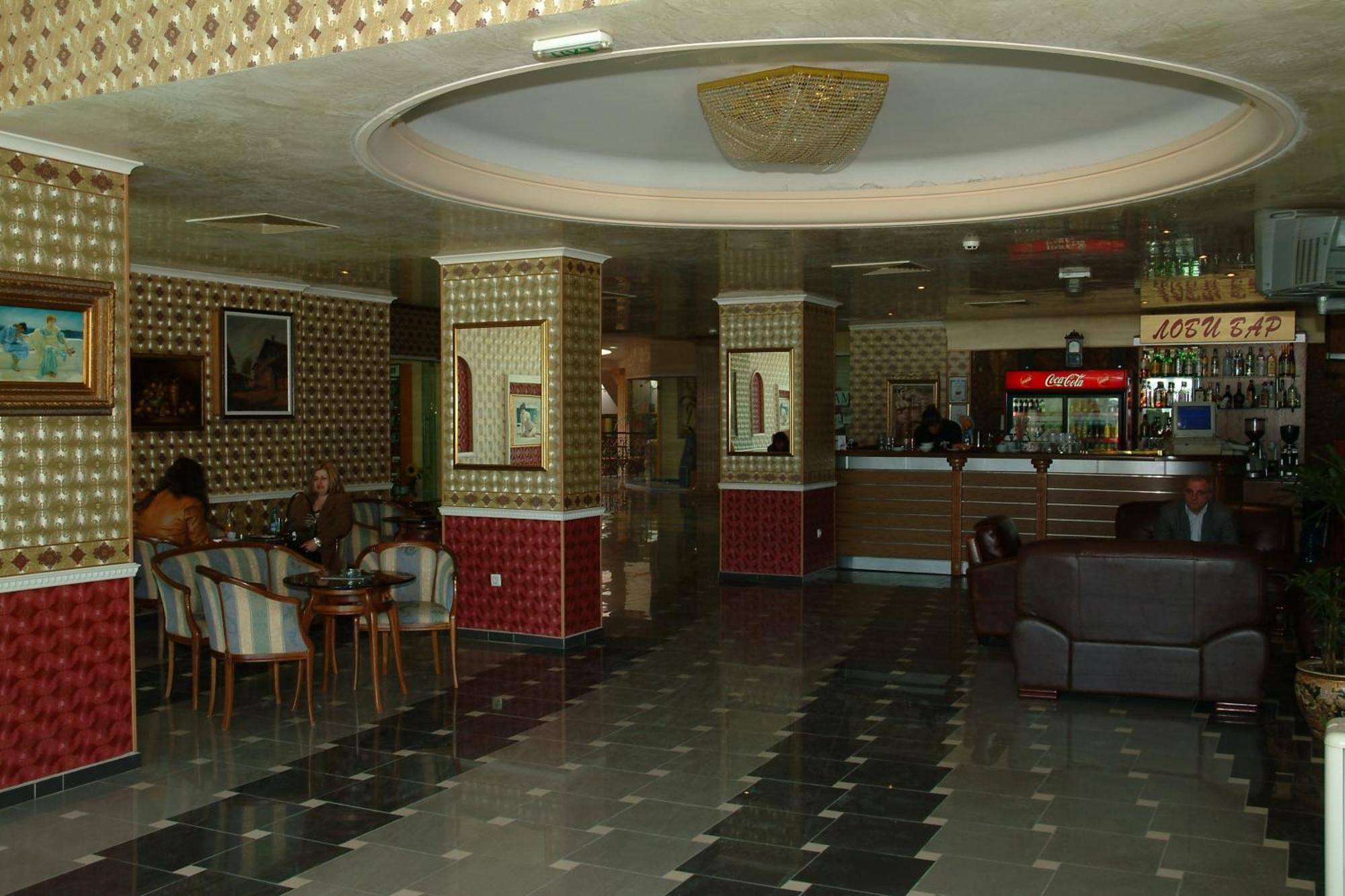 Hotel Dobrudja Dobricz Zewnętrze zdjęcie